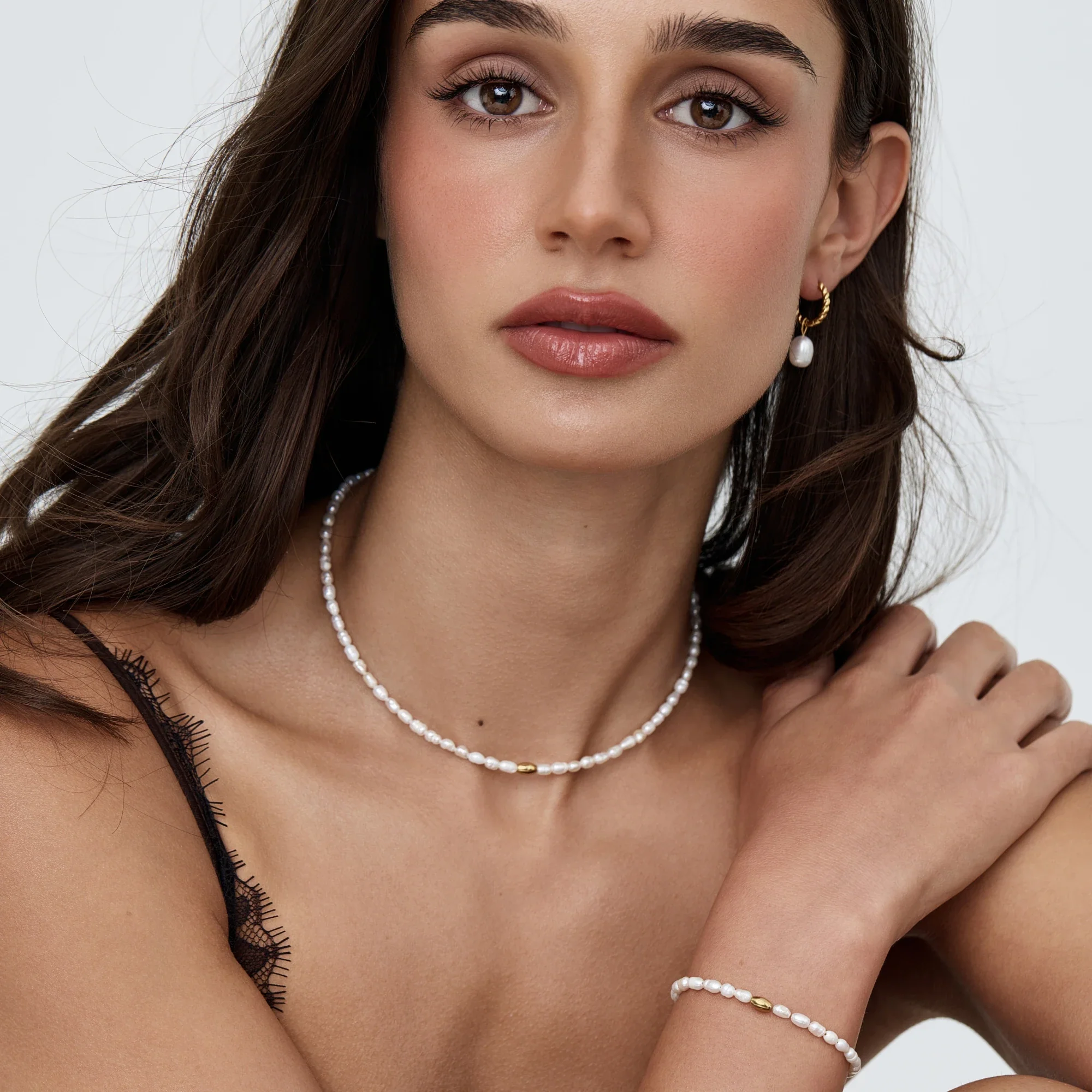 Essential Pearl Choker Necklace - Image 2