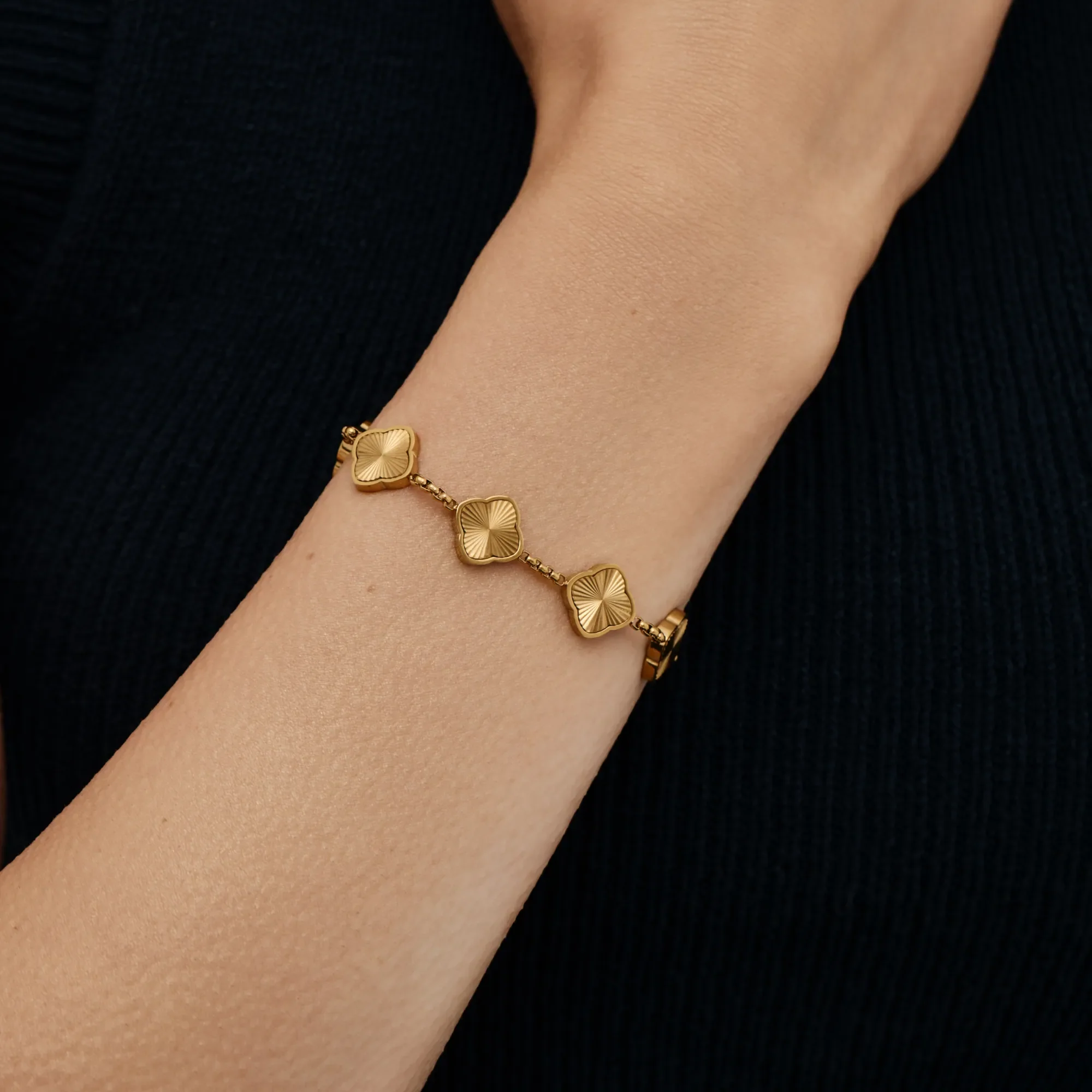 Sunburst Clover Bracelet - Image 4